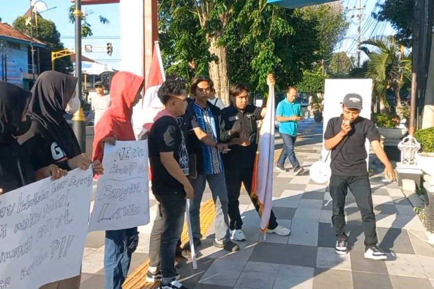 Demo di Balai Kota Probolinggo, Delapan Mahasiswa Dijaga Ketat