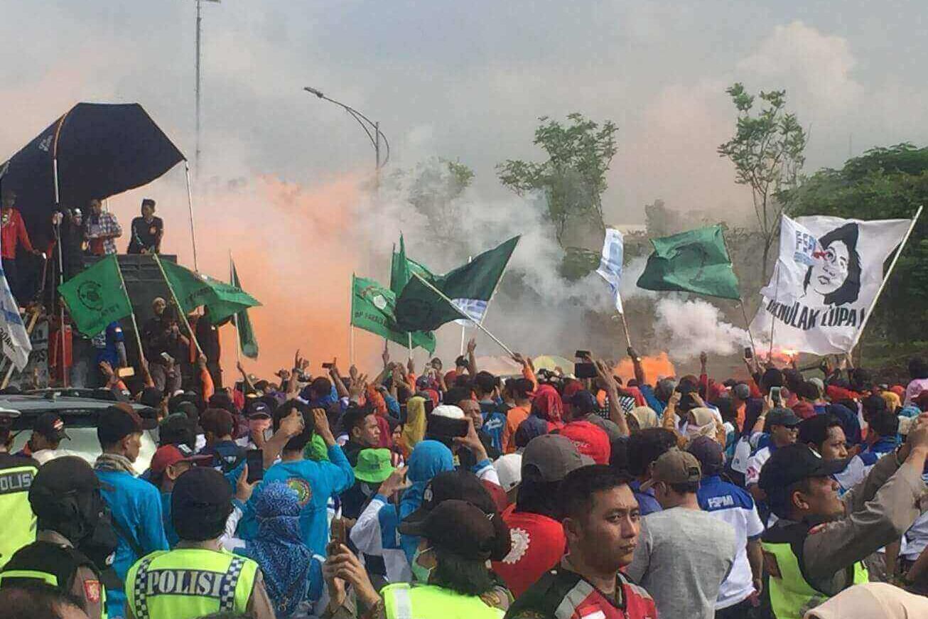 Tuntutan Buruh Amankan Nasib Pekerja Hingga 20 Tahun