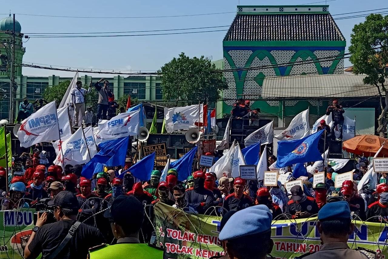 Buruh Tolak Revisi Undang-Undang Nomor 13 Tahun 2003 Tentang Tenaga Kerja