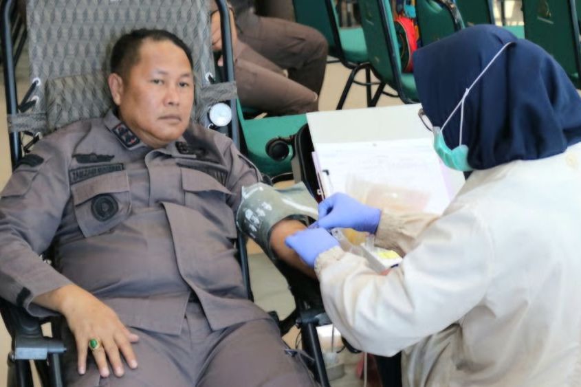 Hari Lahir Adyaksa ke-81, Kejari Gresik Gelar Aksi Sosial