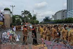 Kades Tuntut Masa Jabatan Diperpanjang, Begini Tanggapan Pakar Hukum Tata Negara Unair