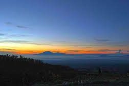 Suhu Ekstrem di Gunung Lawu, Pendaki Diminta Mewaspadai Hipotermia  