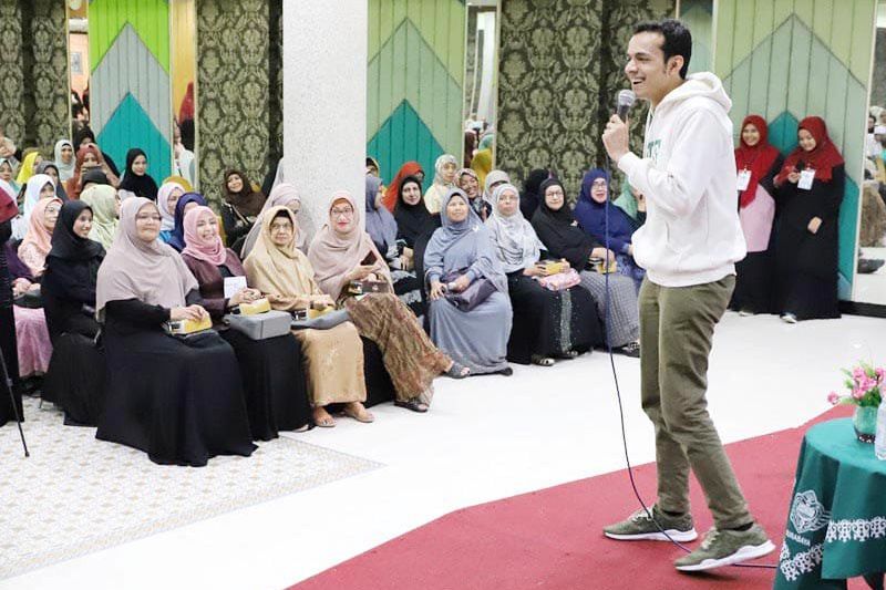 Gamal Albinsaid: Saya Punya Kontak Emosional dengan Surabaya