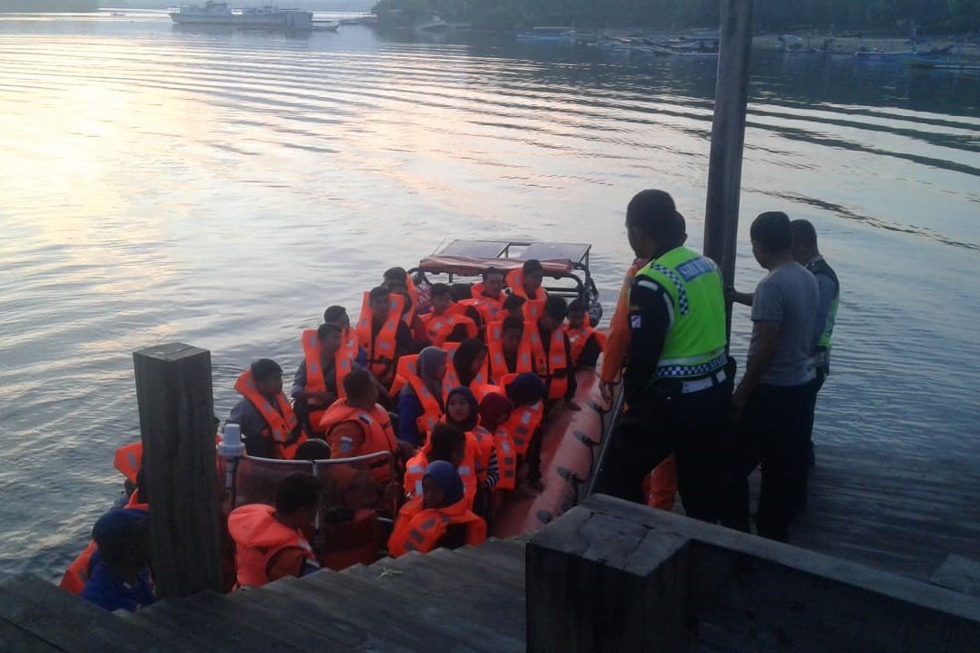 Kapal Kandas di Selat Bali, Ratusan Penumpang Dievakuasi