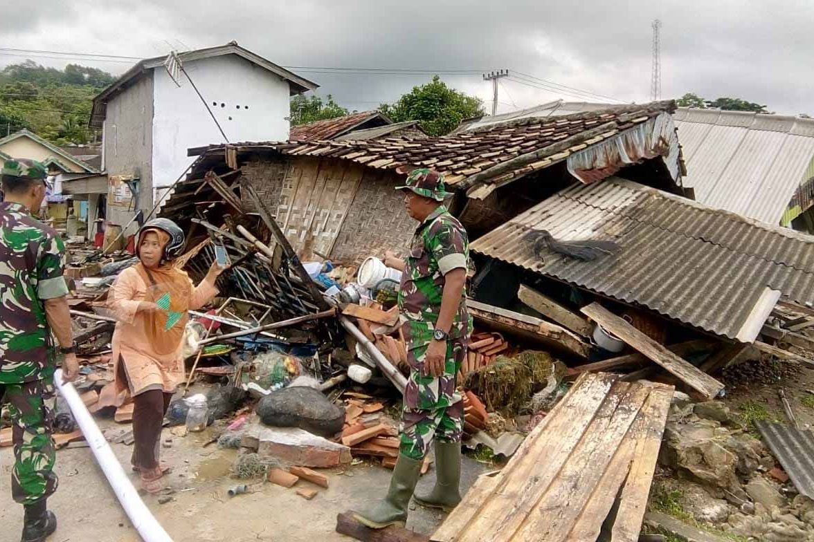 Paus Fransiskus Serukan Umat Katolik Bantu Korban Tsunami Indonesia