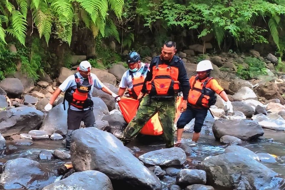 Hilang Empat Hari, Kekek di Mojokerto Ditemukan Terapung di Sungai Pikatan
