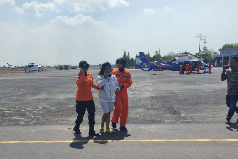 Evakuasi Dramatis Korban Selamat KM Virgo Transport 8 dengan Helikopter