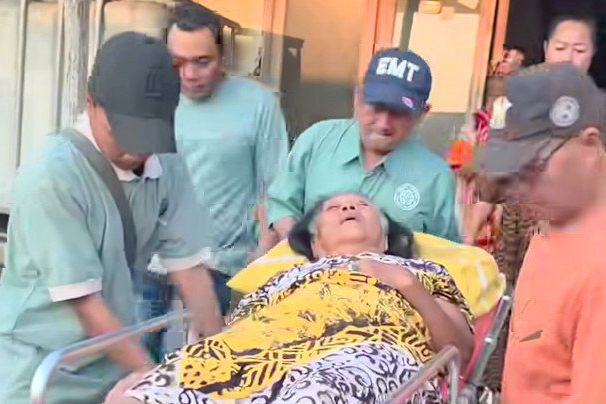 Sebatang Kara dan Stroke, Perempuan Sepuh di Mojokerto Dievakuasi ke Griya Lansia