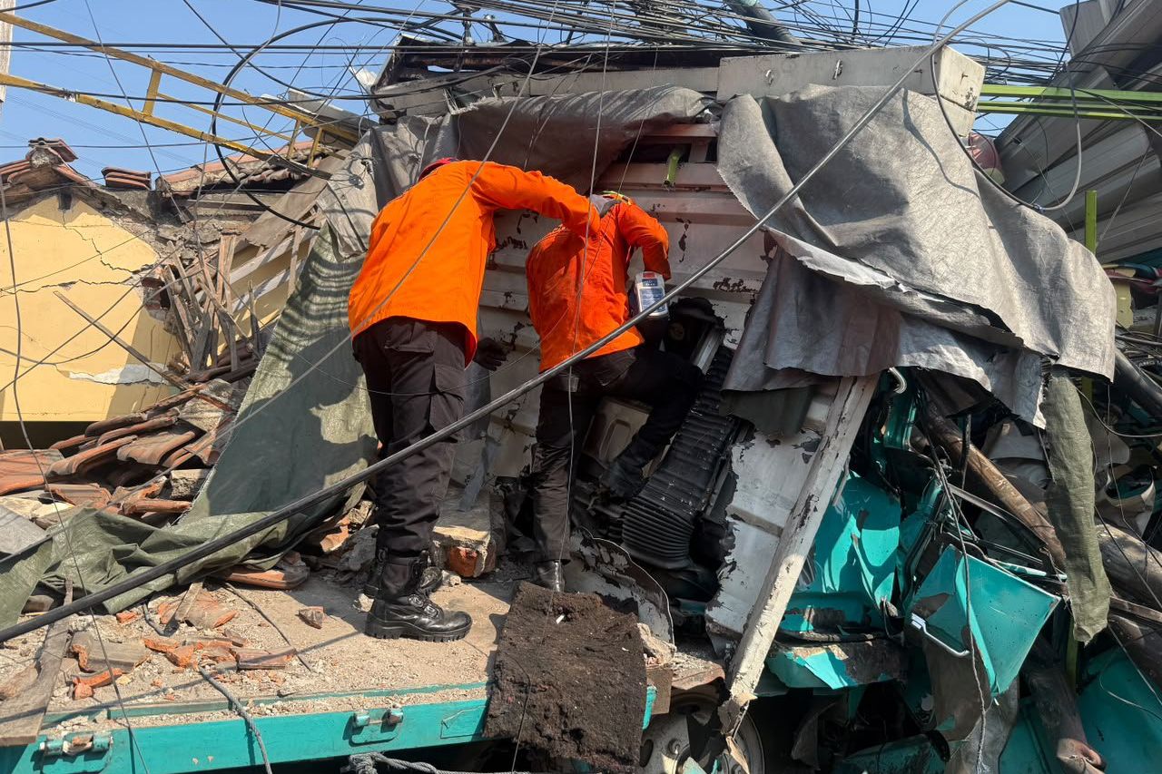 Tiga Jam Dievakuasi, Sopir Truk Korban Kecelakaan di Pasuruan Meninggal