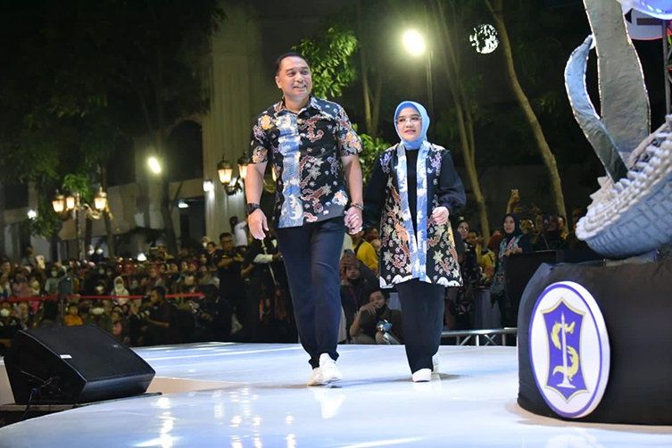 “Karnaval Nang Tunjungan” Meriah, Walikota Eri Cahyadi Jadikan Agenda Tahunan