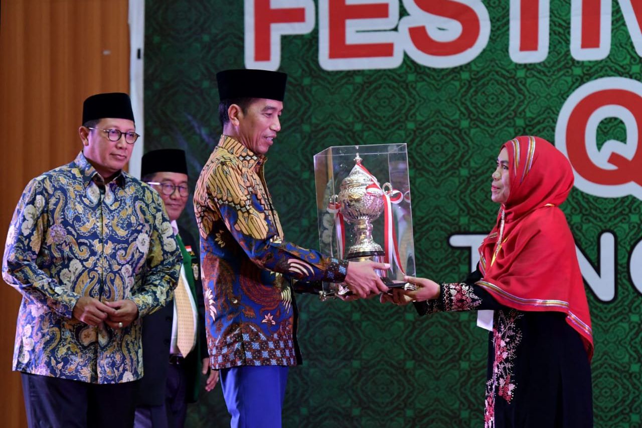 Tutup Festival Qasidah, Jokowi Nyanyikan 'Deen Assalam'-nya Nissa Sabyan