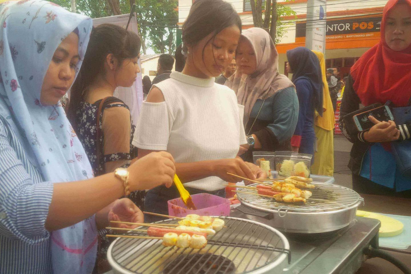 Warga Banyuwangi Serbu Festival Kuliner dan Takjil Ramadan