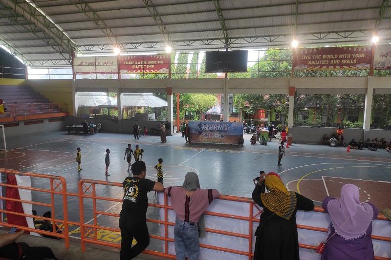 <em>Fantastic Four Futsal</em>, Ajarkan Sportivitas pada anak-Anak Siswa SD di Mojokerto