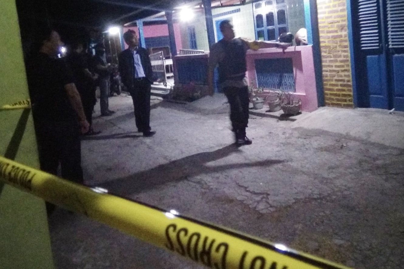 Densus 88 Geledah Rumah Terduga Teroris yang Gagal Rampok Toko Emas