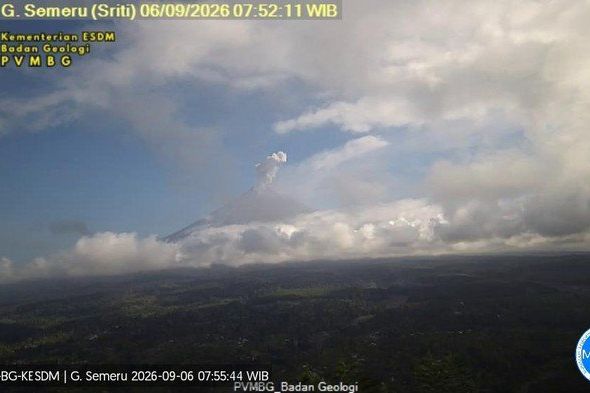 Semeru Erupsi 29 Kali, Warga Diminta Jauhi Zona Rawan