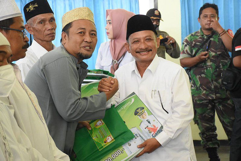 Pemkab Situbondo Salurkan Insentif Bagi 4.851 Guru Ngaji