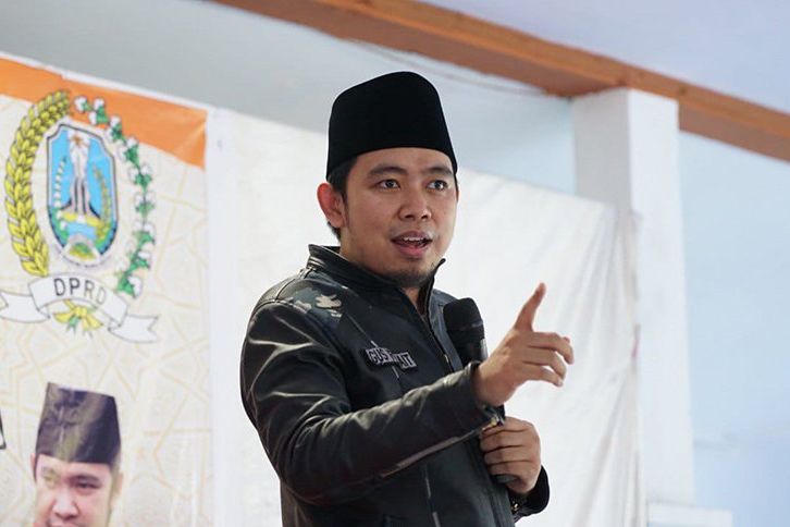 Kontroversi Rocky Gerung, Gus Fawait : Presiden Jokowi Makin Disayang Rakyat
