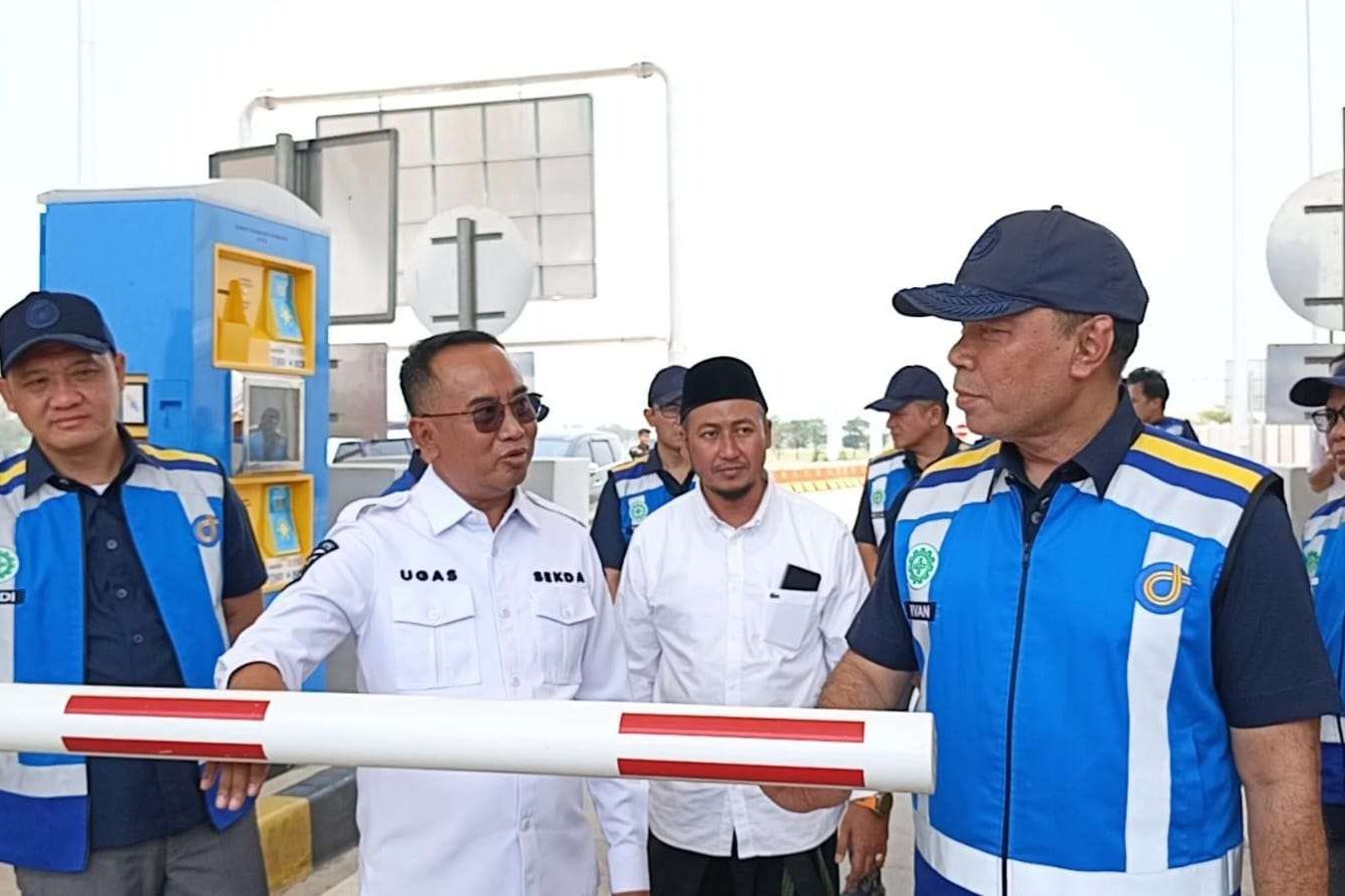 Hari Pertama Dibuka, Tol Prosiwangi Segmen Gending-Paiton Dipadati Kendaraan
