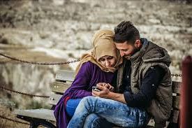 Mengapa Cinta Suami Istri Perlu Selalu Dibangun
