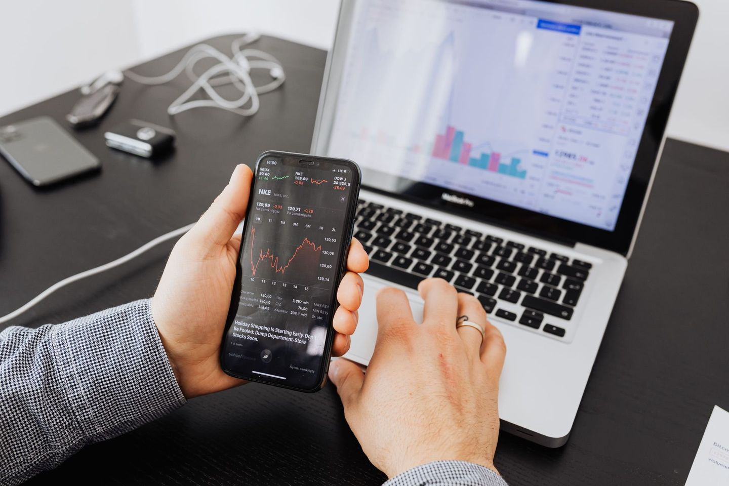 Pasar Saham Bergejolak, Ekonom Ingatkan Investor Ritel untuk Evaluasi Risiko