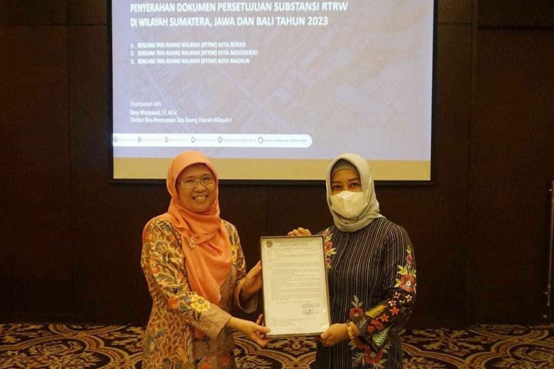 Walkot Mojokerto Terima Dokumen Persetujuan Substansi Raperda RTRW 2023-2024