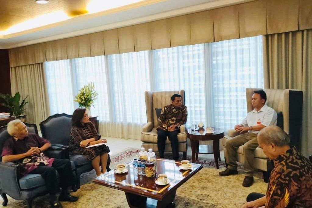 Bertemu Moeldoko, Ini Yang Disampaikan Keluarga Korban Aktivis Hilang