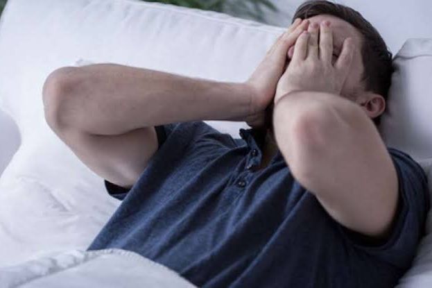 Mengenal Hypnic Jerk, Merasa Terjatuh saat Tidur