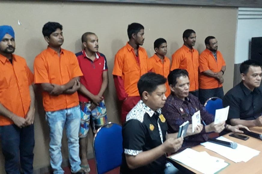 Melanggar Izin Tinggal, Tujuh WNA Dideportasi