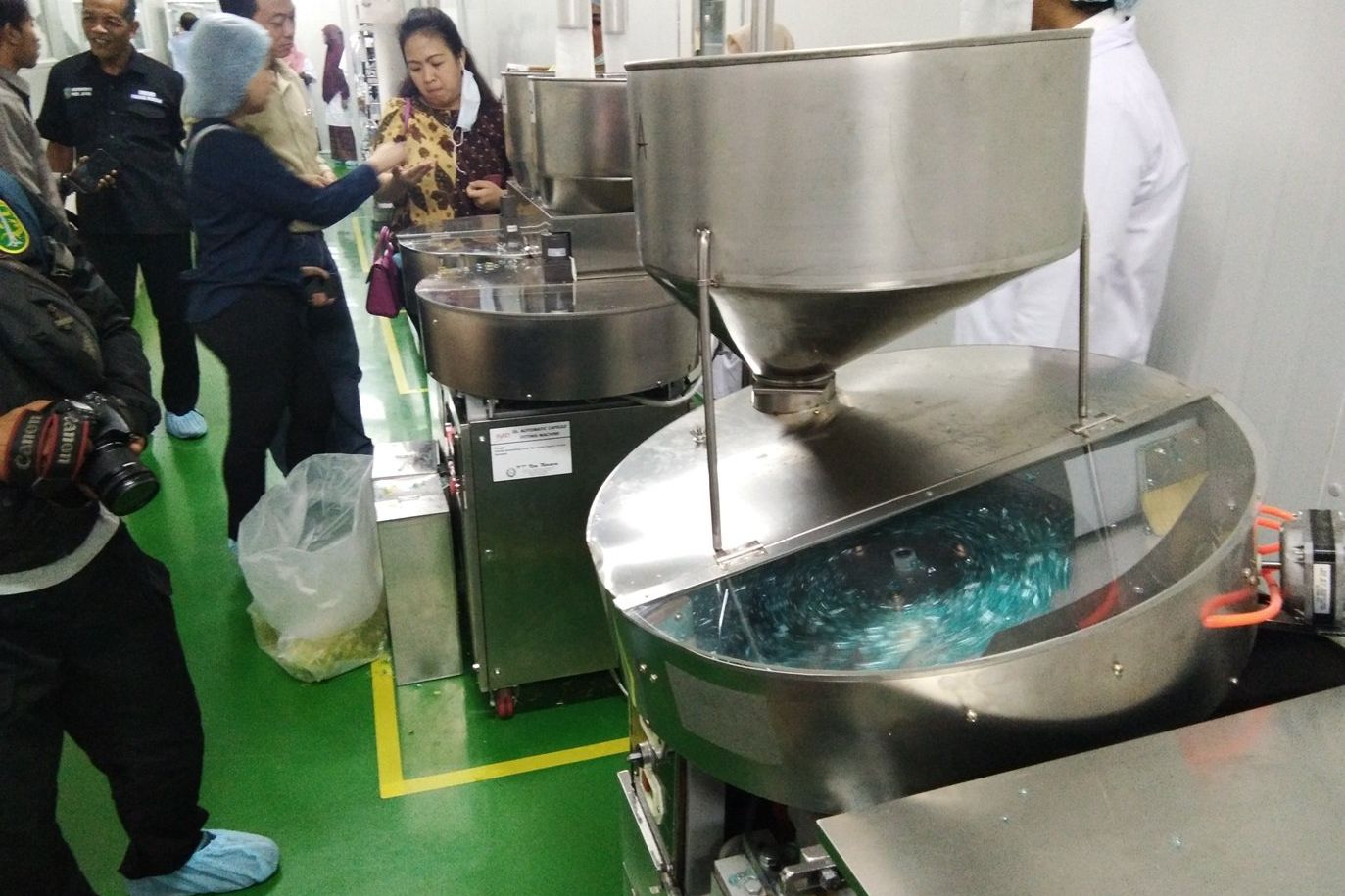 Unair Produksi Cangkang Kapsul Tiga Juta Butir per Hari