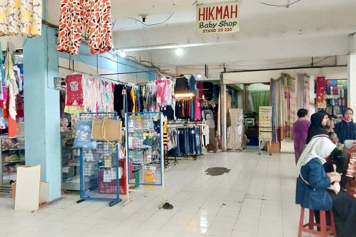 Gempuran Toko Daring Pangkas Pembeli Pasar Tradisional Gresik