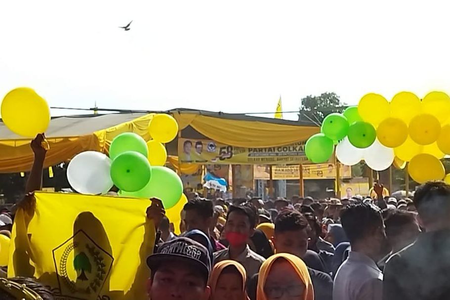 Gaet Simpati Massa, Golkar Probolinggo Gelar Jalan Sehat