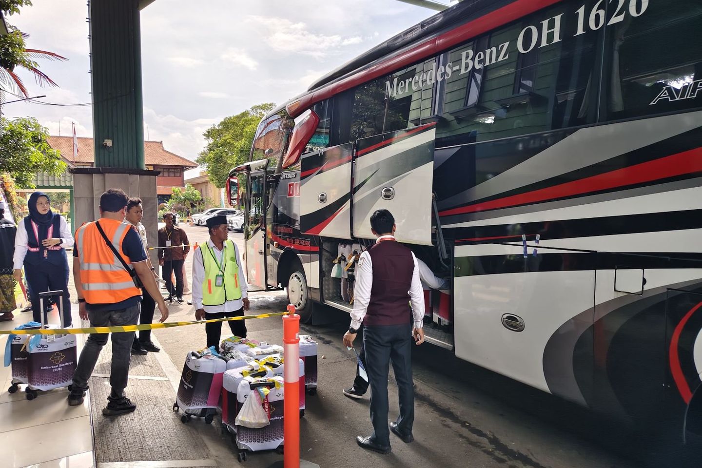 128 Jemaah Haji Embarkasi Surabaya Tertunda Berangkat, Faktor Kesehatan Jadi Penyebab Dominan