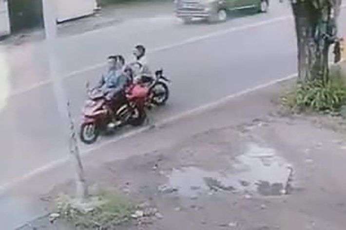 Bandit Jalanan di Mojokerto Jambret Kalung Bos Cuci Mobil, Ini Wajah Pelaku yang Terekam CCTV