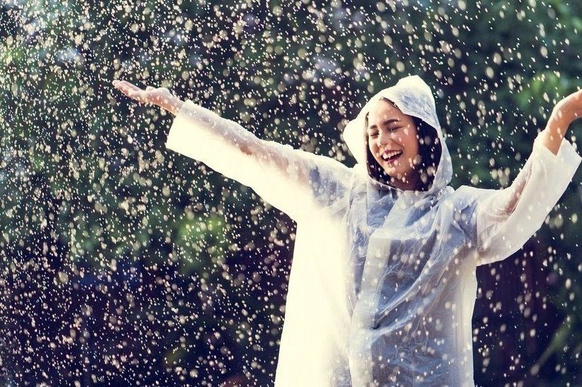 Cara Mencuci dan Merawat Jas Hujan agar Awet