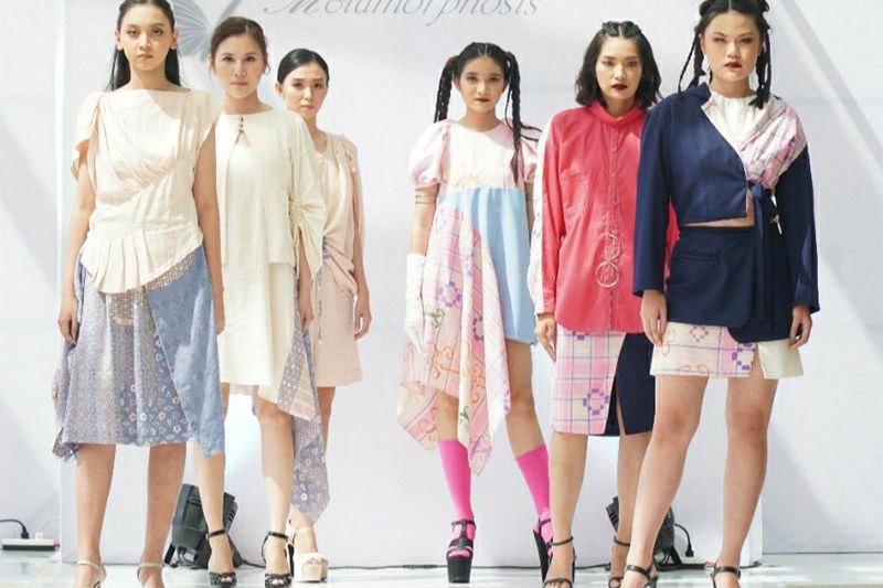 Innofashion Show 4 Jadi Ajang Unjuk Diri Mahasiswa Pogram DFT UK Petra Pamerkan Rancangannya