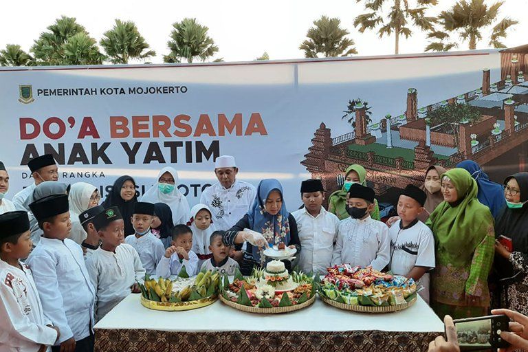 Untuk Kelancaran Pengerjaan Alun-alun Mojokerto, Ning Ita Gelar Doa Bersama