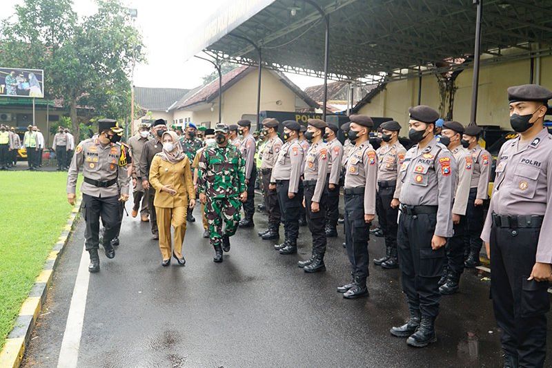 Hadiri Apel Pasukan Operasi Patuh Semeru 2022, Ini Harapan Ning Ita