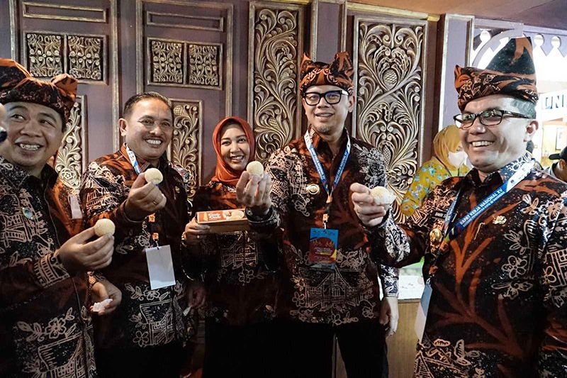 Onde-onde Mojokerto Jadi Perhatian dan Laris Manis di ACara APEKSI 2022