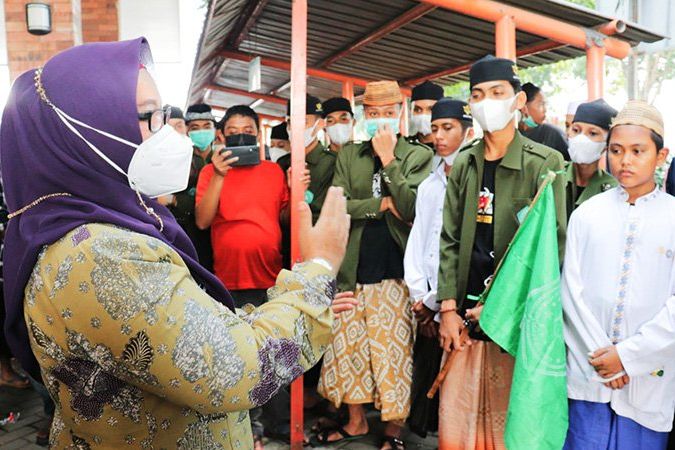 Pemkab Gresik Subsidi Tiket Kapal  Bawean dan Fasilitasi Penjemputan Santri