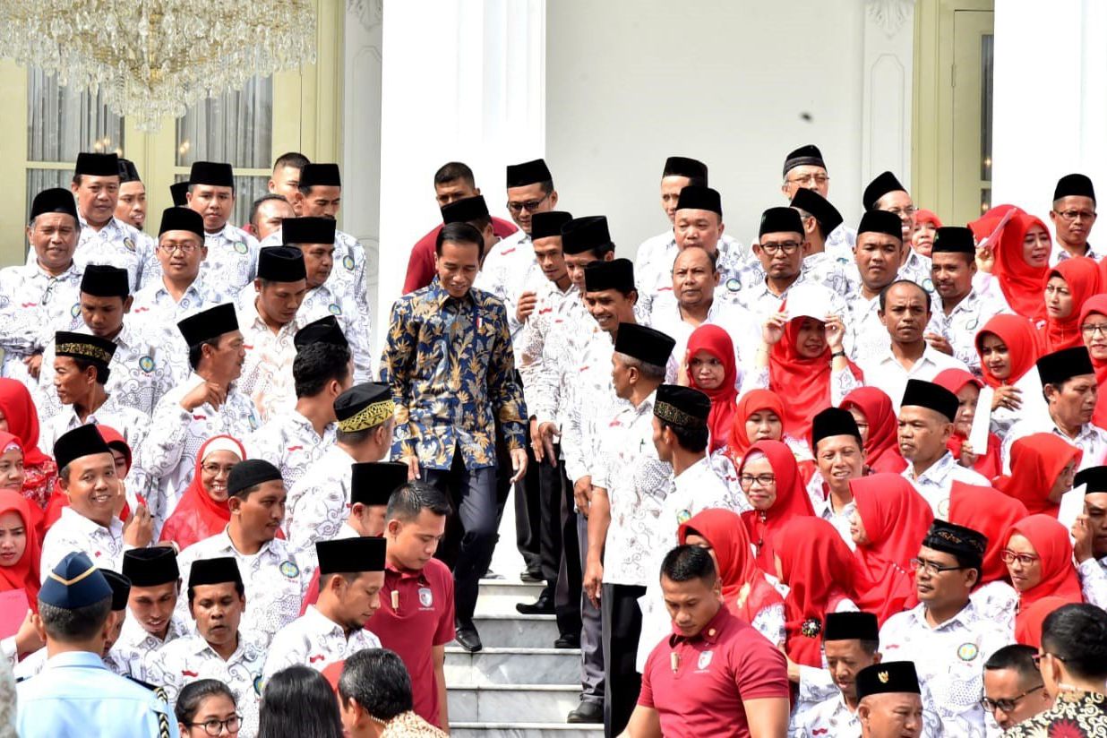Keluh Kesah Guru Swasta saat Bertemu Jokowi