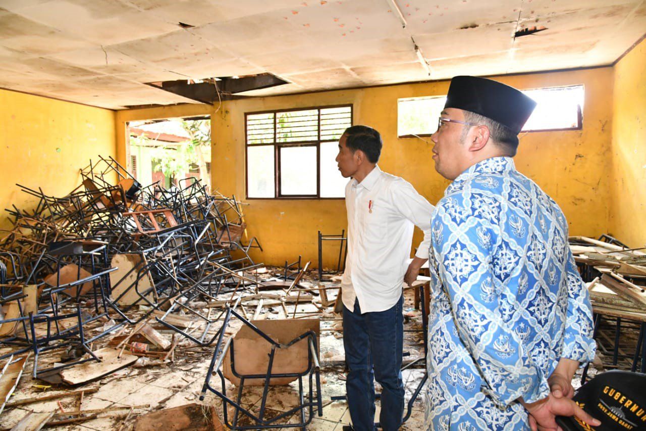 Begini Cerita Jokowi Mendadak Tinjau Bangunan Rusak di Bekasi