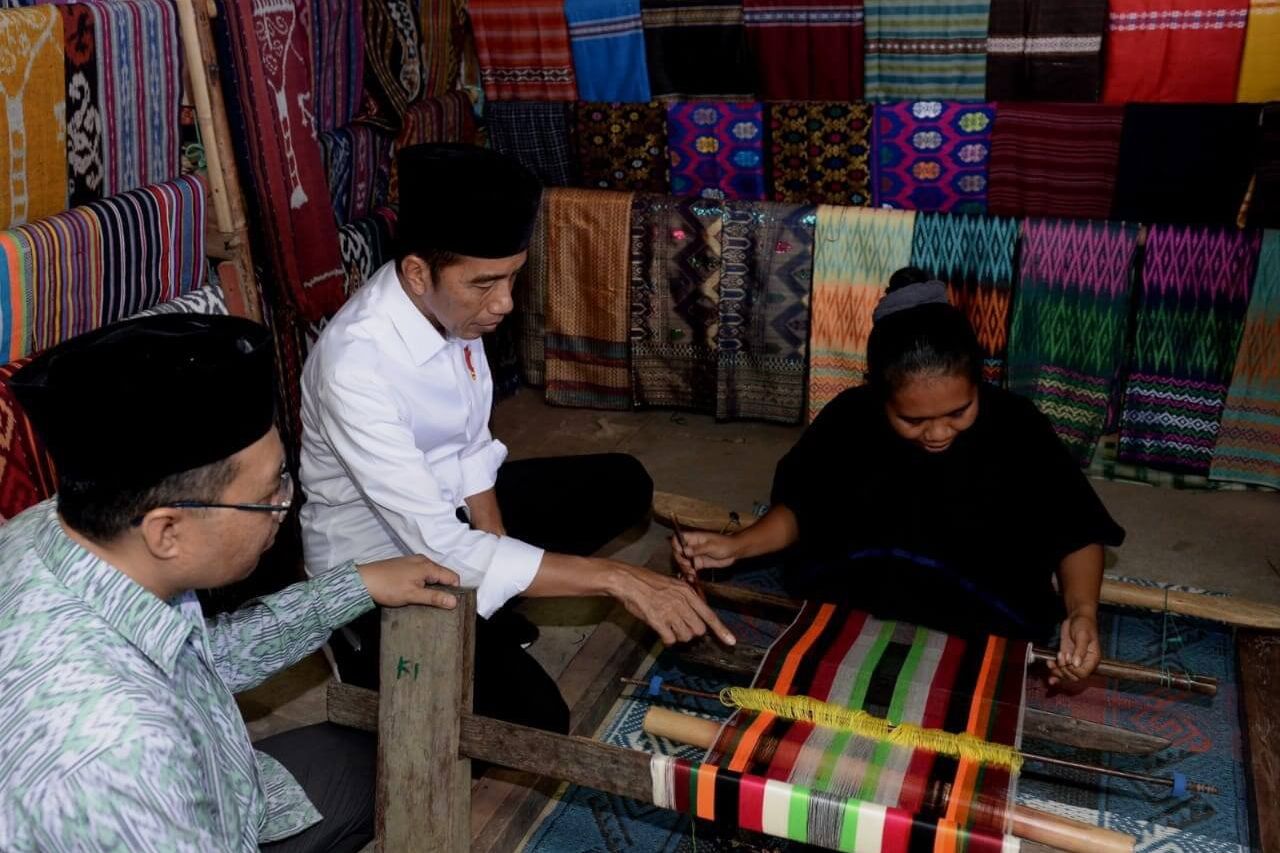 Presiden Jokowi Kagumi Keunikan Dusun Sade Lambok