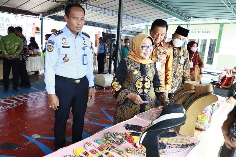 Dinas Koperasi dan Usaha Mikro Kabupaten Jombang Beri Pelatihan WBP di Lapas Jombang