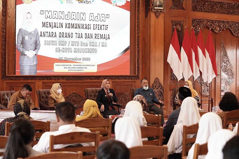 Kenakalan Remaja Meningkat, Ning Ita Gelar Acara "Manjain Aja" Orang Tua dan Remaja Dikumpulkan