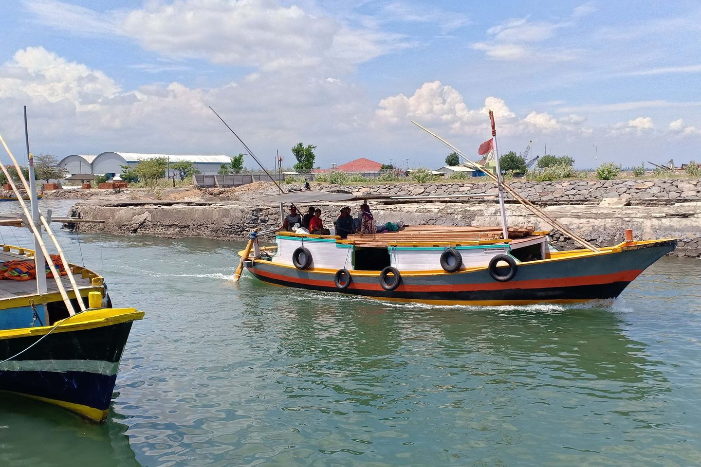 Gelombang Tinggi, KSOP Probolinggo Batasi Penumpang Kapal Penyeberangan