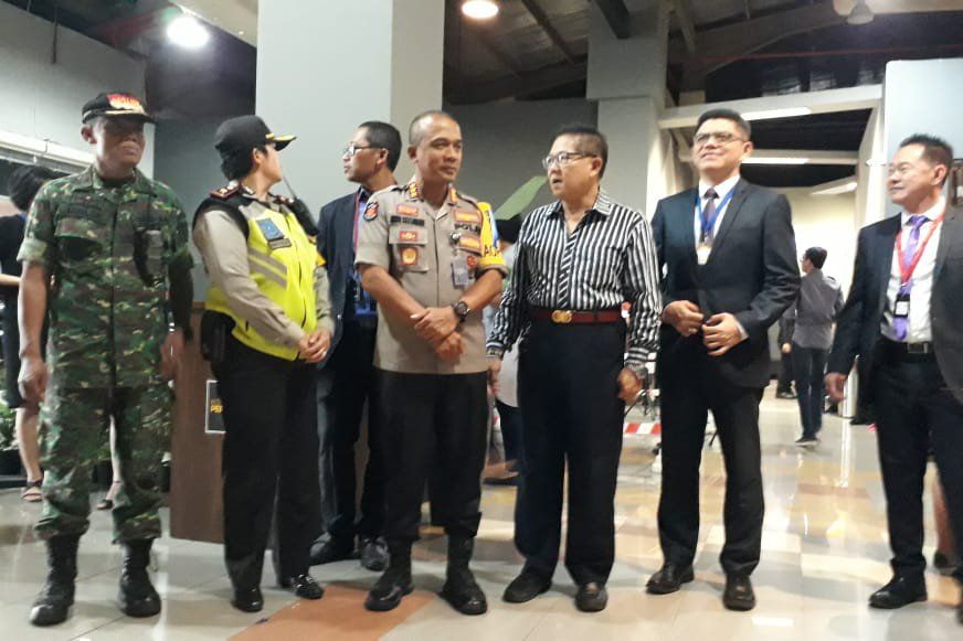 Polrestabes Terapkan One Gate System di Seluruh Gereja