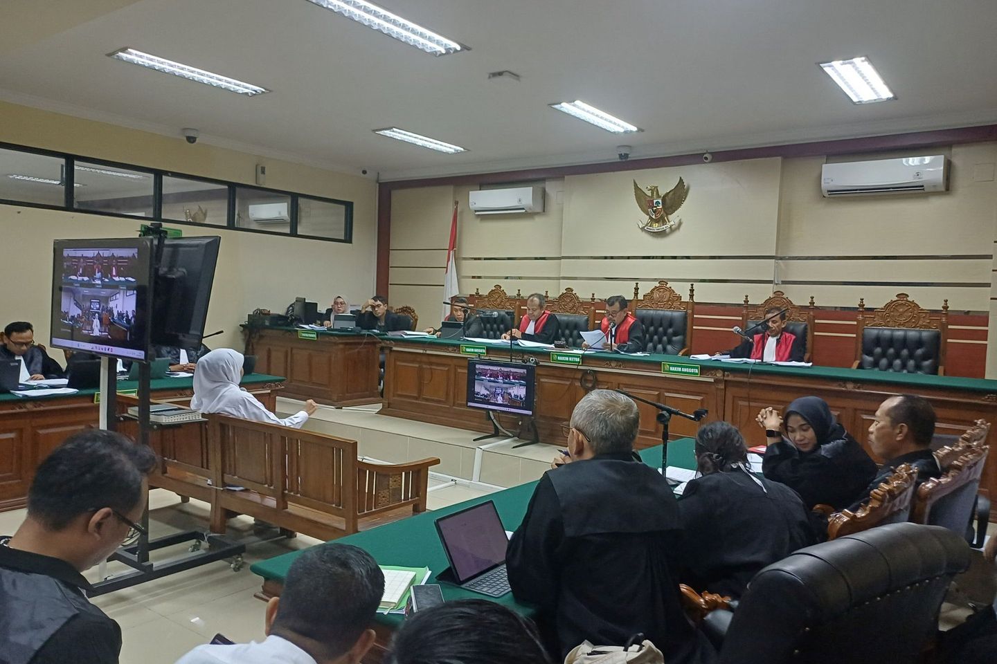 Gubernur-Wagub hingga Seluruh Kepala Dinas Disebut di BAP Terima Uang Haram, Khofifah Soroti Logika Angka