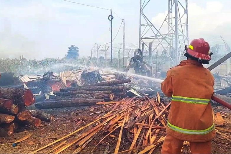 Gudang Kayu di Probolinggo Terbakar