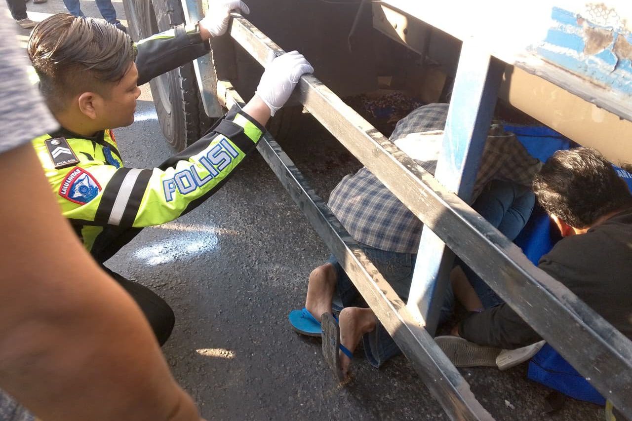 Truk Diduga Rem Blong Tabrak Motor dan Pejalan Kaki di Jombang, Dua Nyawa Melayang