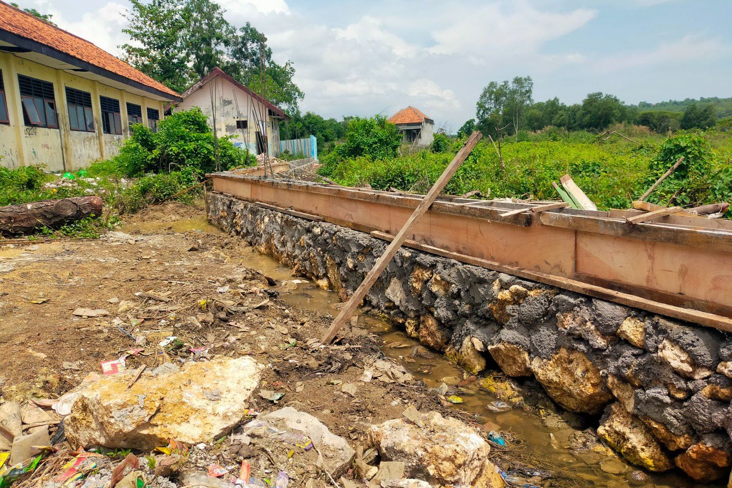 Disdik Sampang Telusuri Dugaan Material Tak Sesuai pada Proyek Pagar SMPN 6